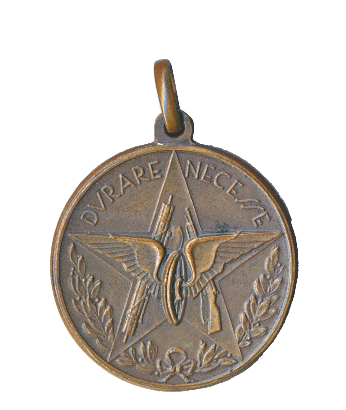 Rovescio della medaglia della Legione ferroviaria Enrico Toti, con stella, ruota alata e anellino di sospensione.